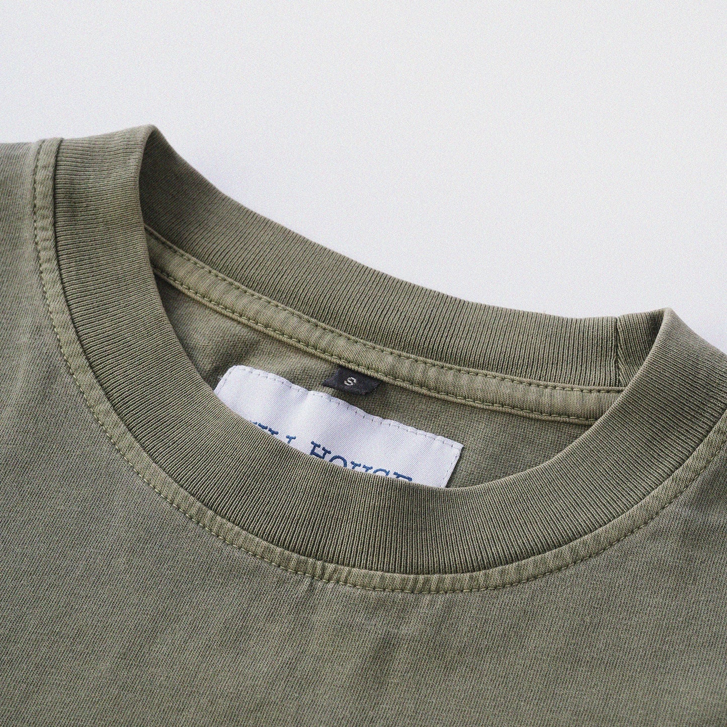 「貓姿二十一」寬鬆箱形 Boxy Tee (橄欖綠)