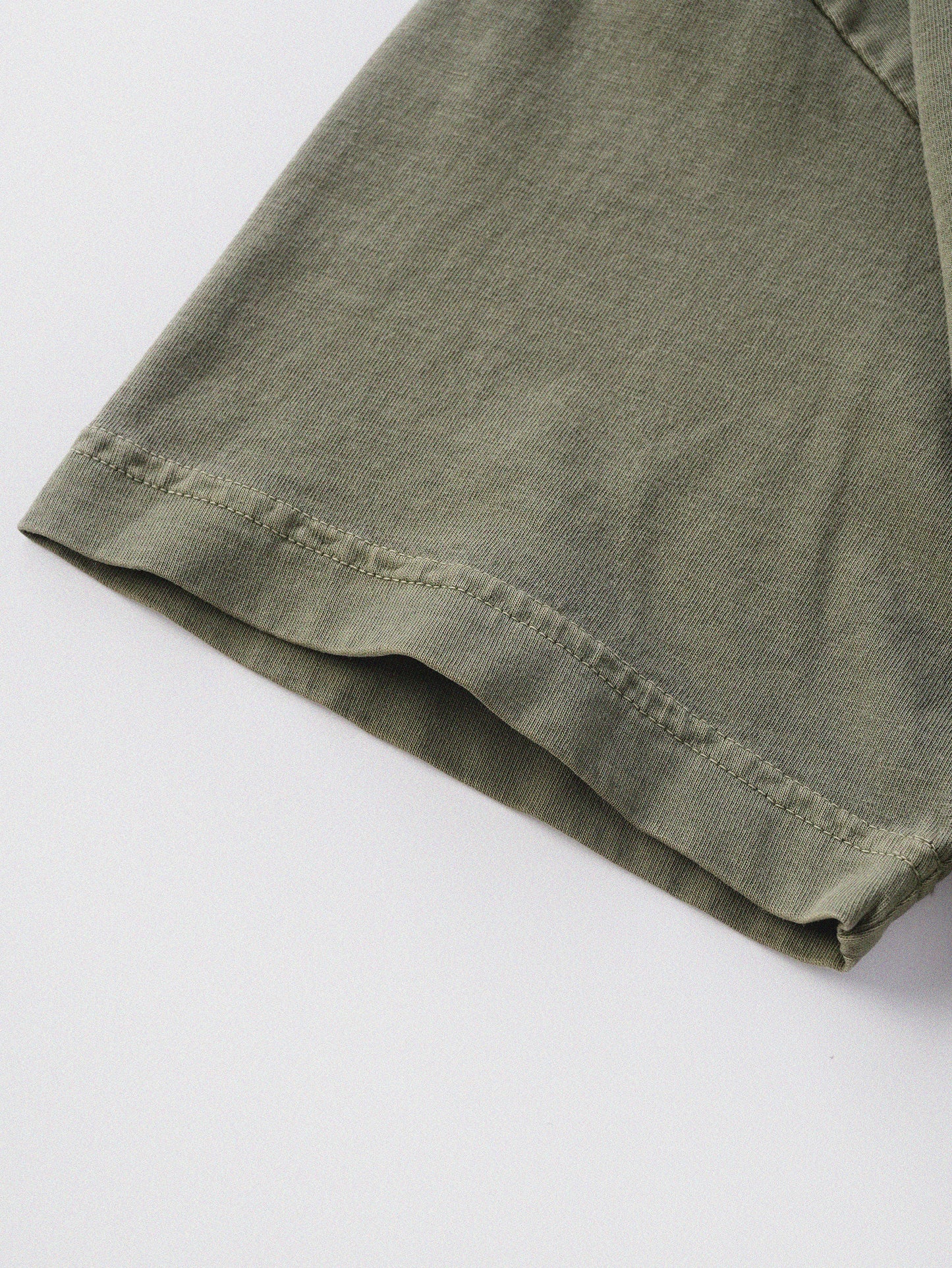 「貓姿二十一」寬鬆箱形 Boxy Tee (橄欖綠)