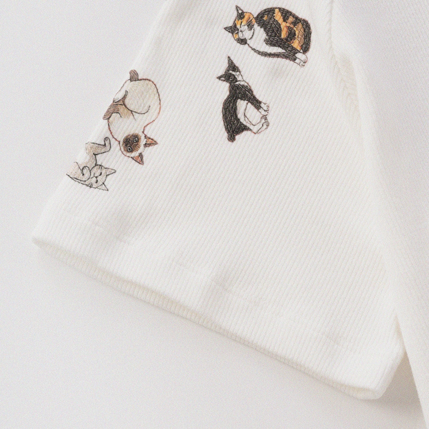 [Shoulder Ver.] Cat‘s Pose Ribbed Raglan T-shirt（Off White）