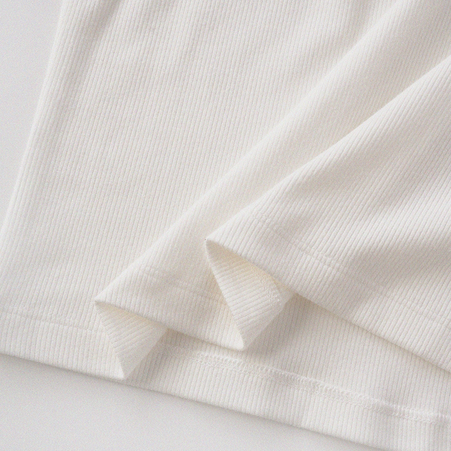 Cat‘s Pose Ribbed Raglan T-shirt（Off White）